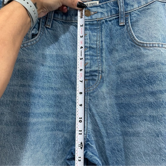We The Free Good Luck Mid-Rise Barrel Jeans Ultra Light Beam Size 30 Short - Picture 15 of 16